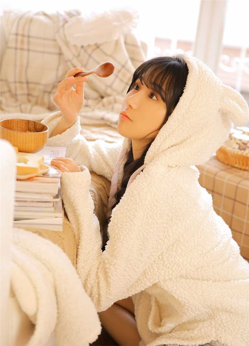 精选呆萌少女暖冬甜美图片图册