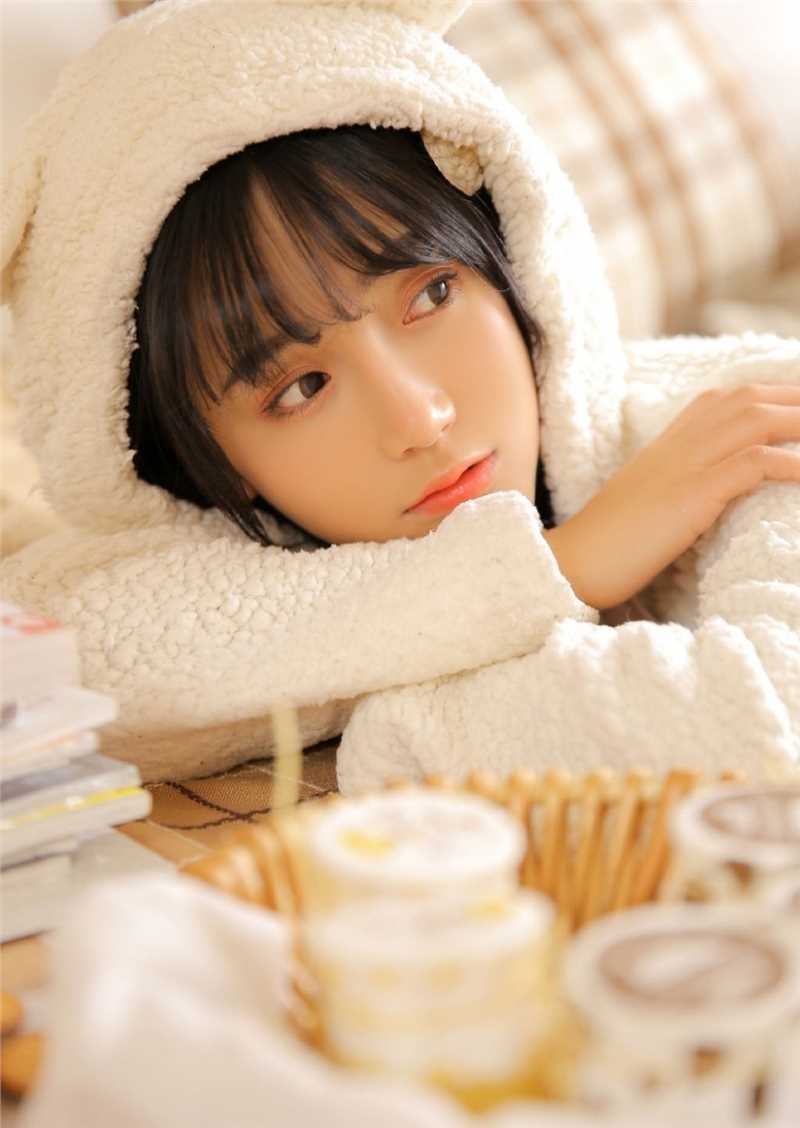 精选呆萌少女暖冬甜美图片图册