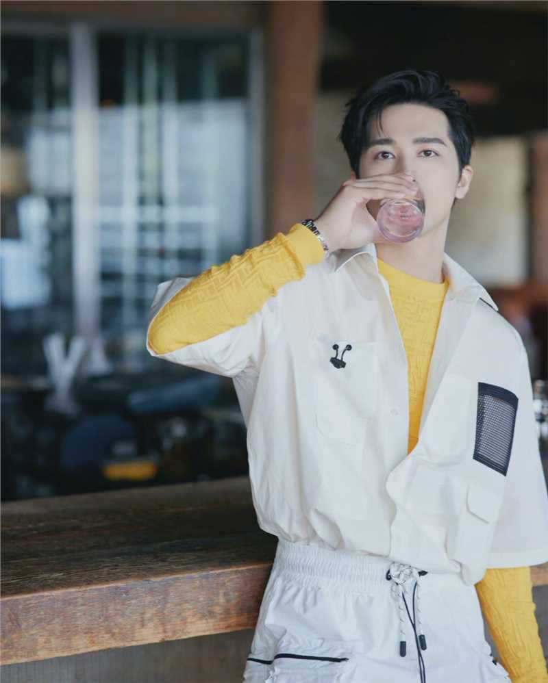 特别专辑许魏洲衬衫叠穿时尚图片图片