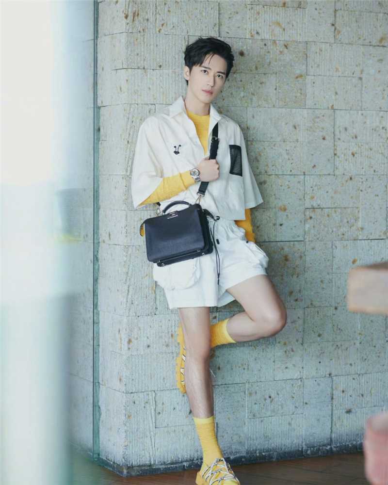 特别专辑许魏洲衬衫叠穿时尚图片图片