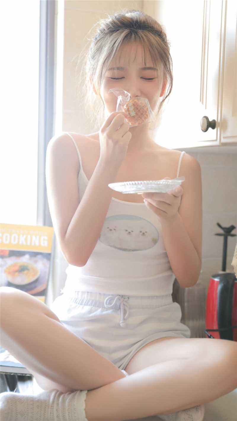 优质清纯少女吊带清秀图片相册