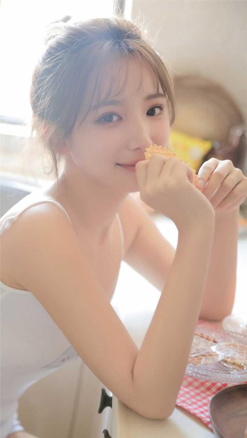 优质清纯少女吊带清秀图片相册