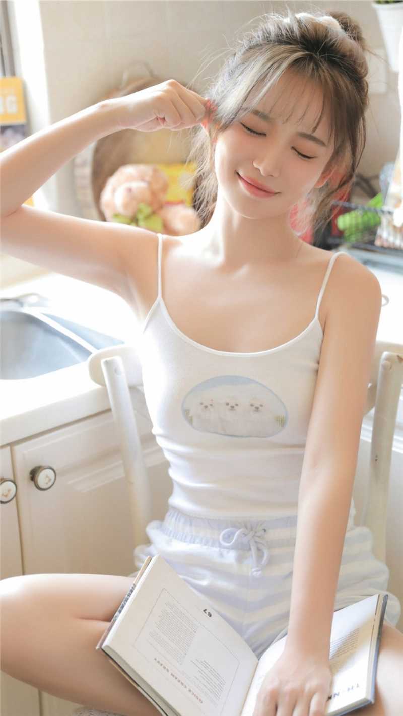 优质清纯少女吊带清秀图片相册