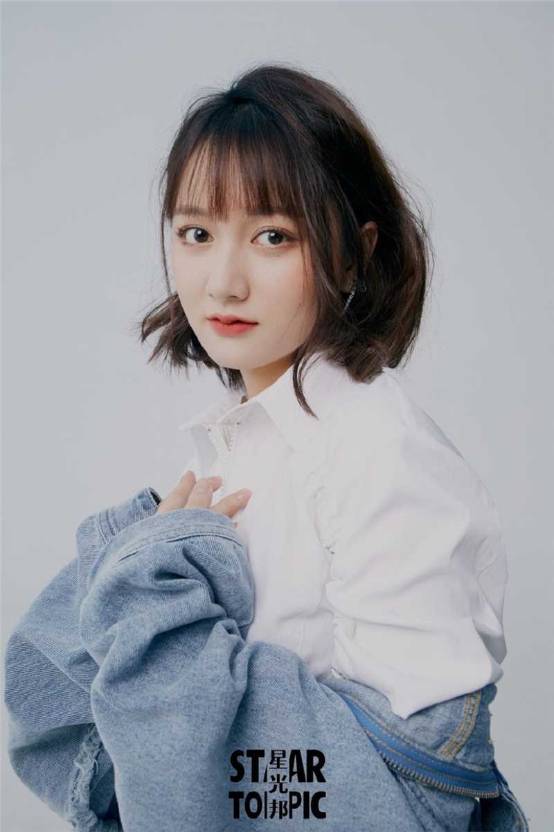 最全董思怡百变风格时尚图片合集壁纸