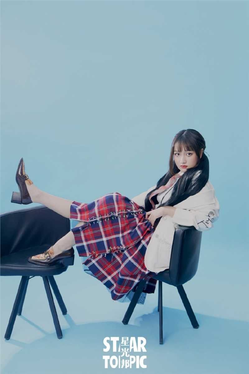 最全董思怡百变风格时尚图片合集壁纸