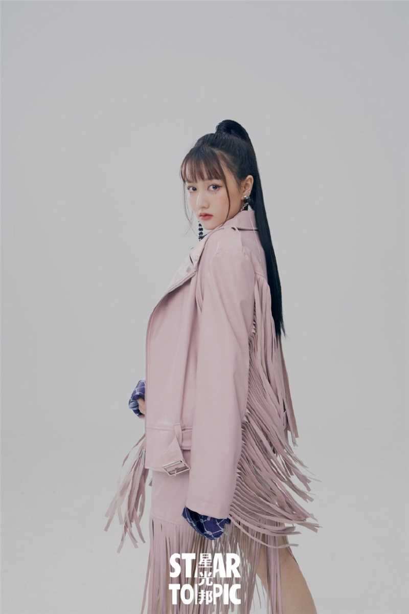 最全董思怡百变风格时尚图片合集壁纸