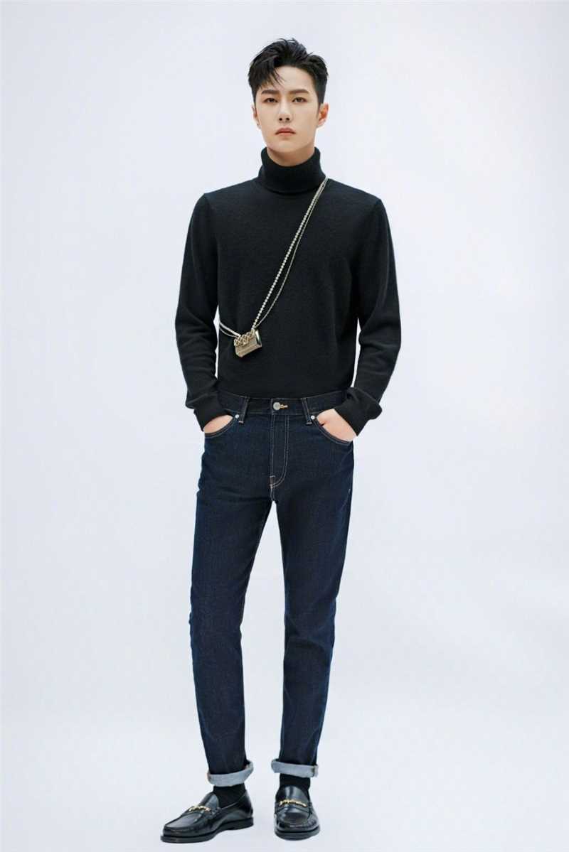 最新王一博黑色高领毛衣户外时尚图集