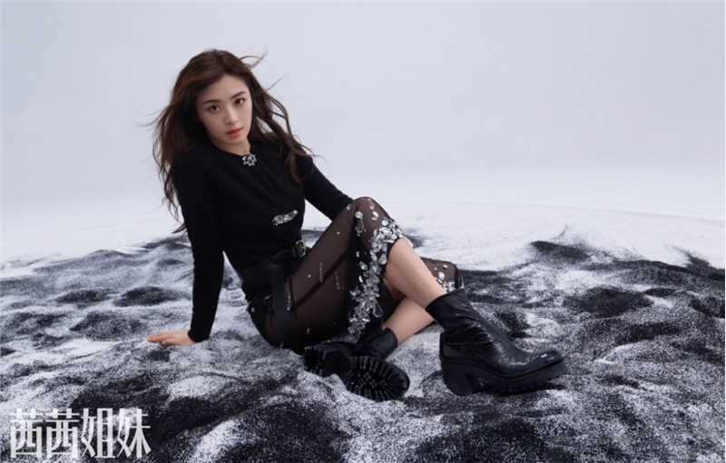 最全"甜美女神"张含韵反差感时尚大片相册