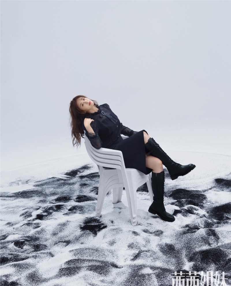 最全"甜美女神"张含韵反差感时尚大片相册