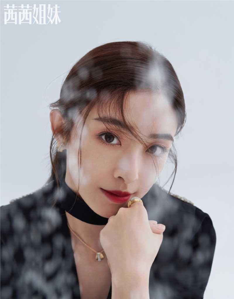 最全"甜美女神"张含韵反差感时尚大片相册