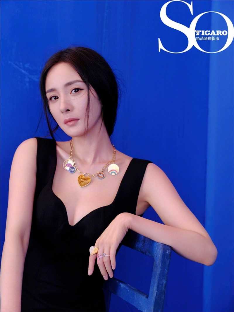 高清杨幂色彩反差感情绪化时尚大片图册