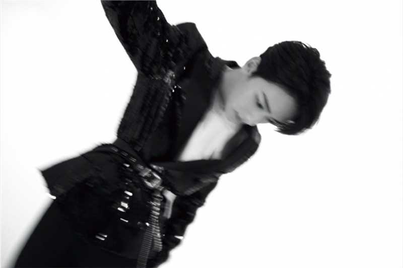 最全R1SE何洛洛黑色亮片西装时尚大片相册