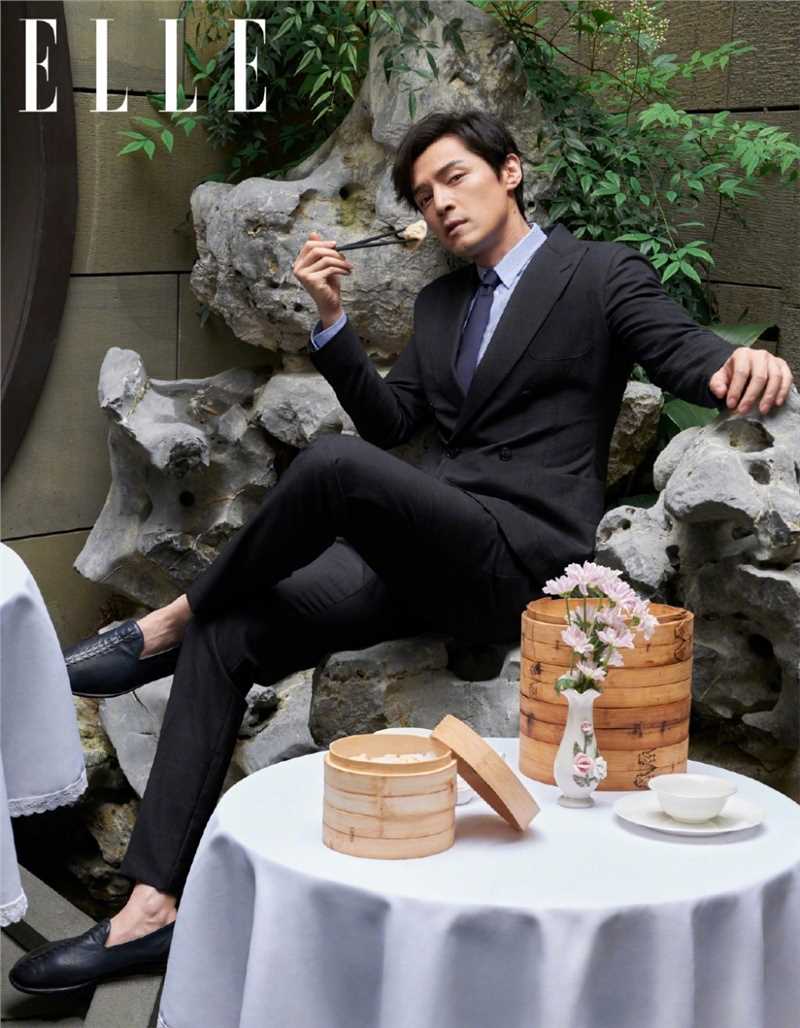 优质胡歌黑色西装ELLE封面复古时尚大片相册