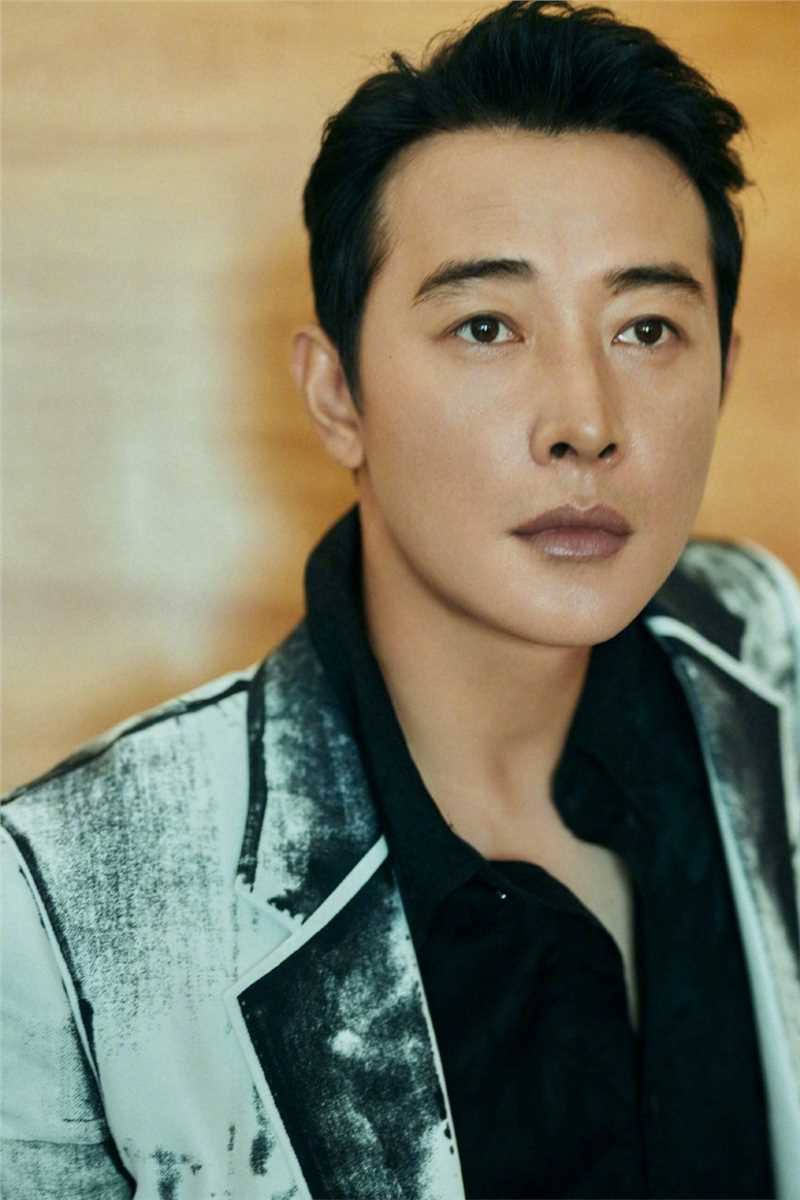 罗晋灯光幻影成熟风时尚图片