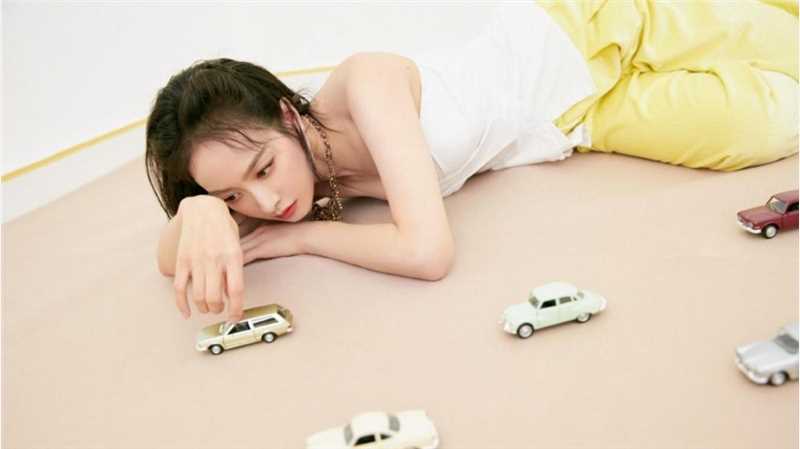 最新宋茜白色抹胸时尚图片合集壁纸