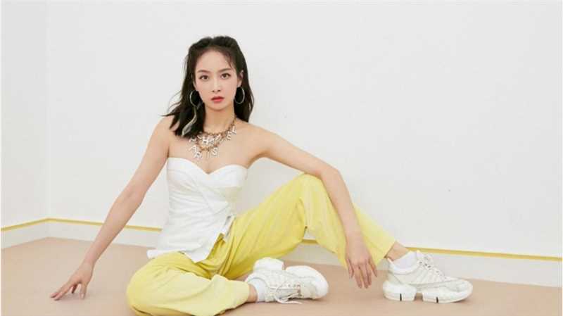 最新宋茜白色抹胸时尚图片合集壁纸