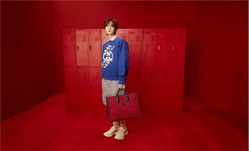 鹿晗520浪漫系列红蓝碰撞时尚大片