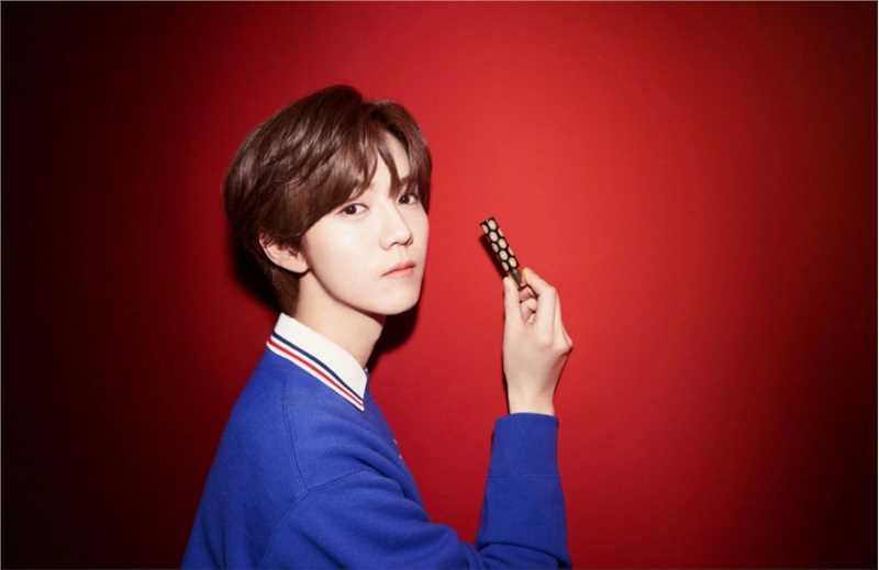 鹿晗520浪漫系列红蓝碰撞时尚大片