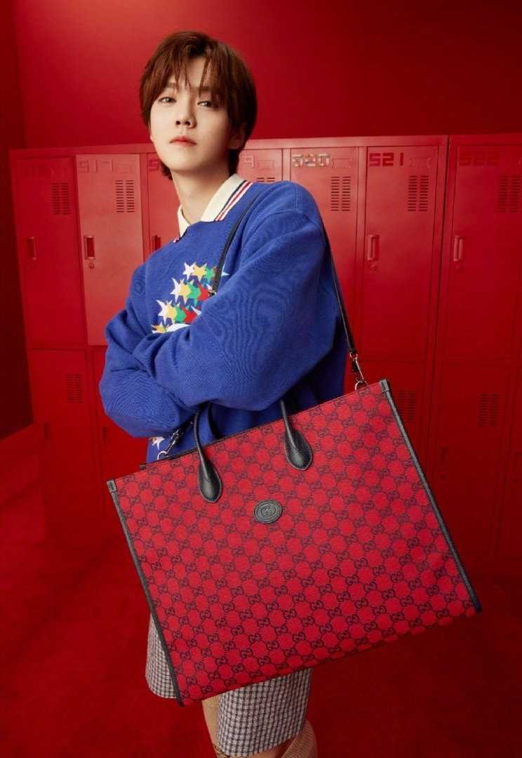 鹿晗520浪漫系列红蓝碰撞时尚大片