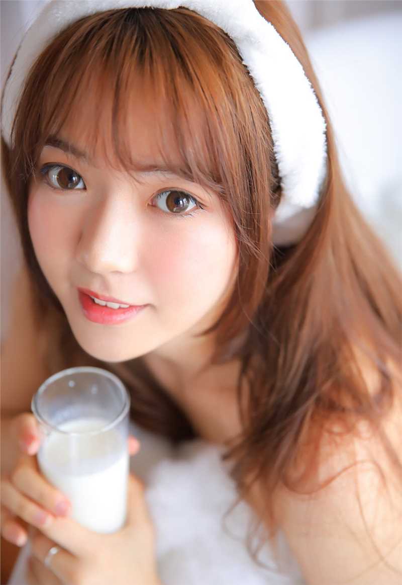 高清纯欲风少女浴室性感图片图册