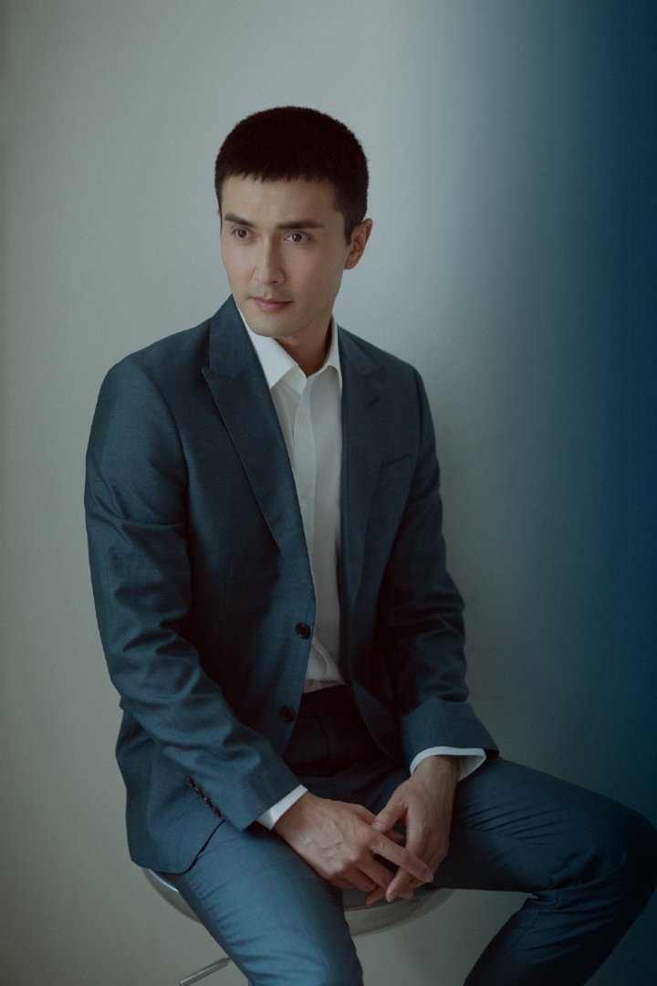 最全高伟光灰蓝色西装魅力时尚大片壁纸