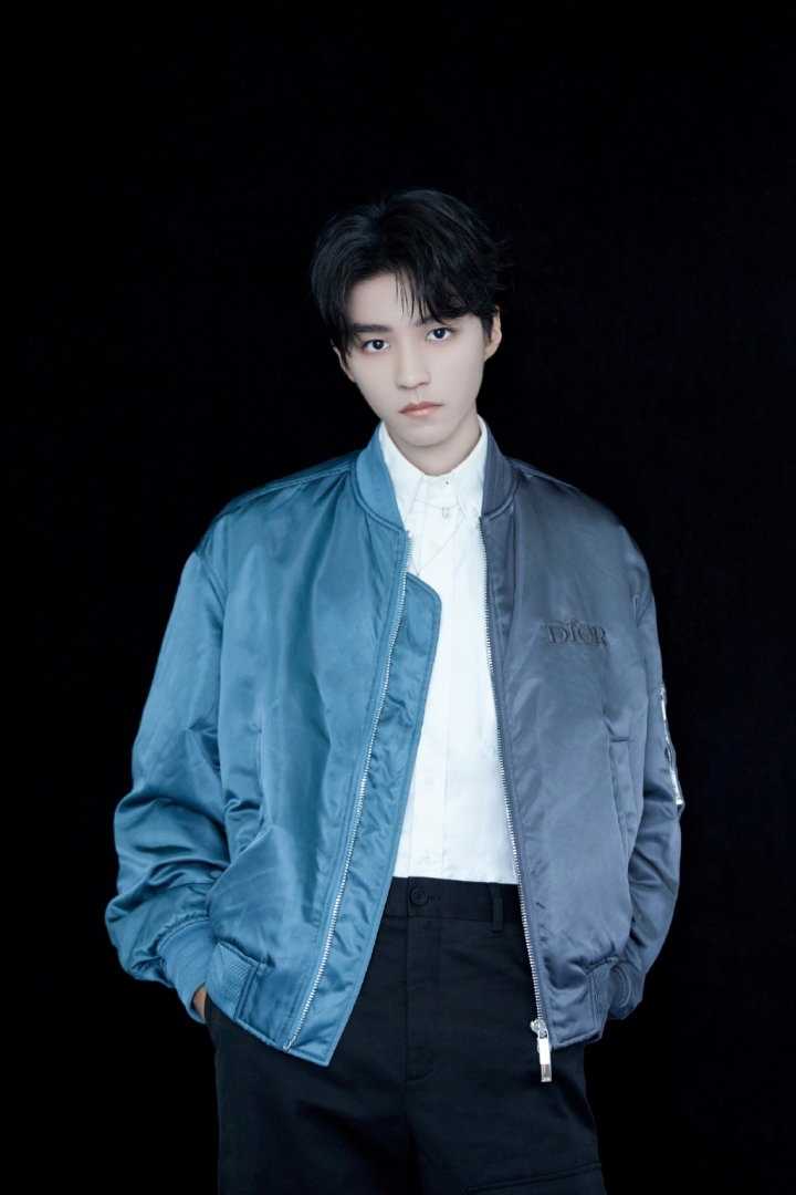 特别专辑TFboys王俊凯DIOR夹克时尚图片