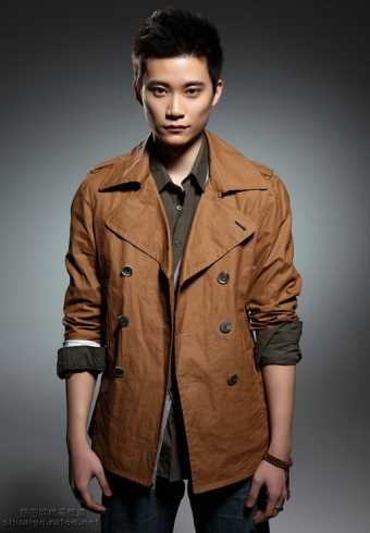 最新韩国演员南柱赫魅力时尚封面壁纸