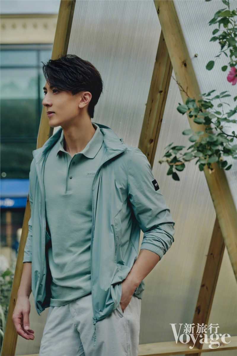 优质"不老男神"吴尊海边新旅行杂志时尚大片图片