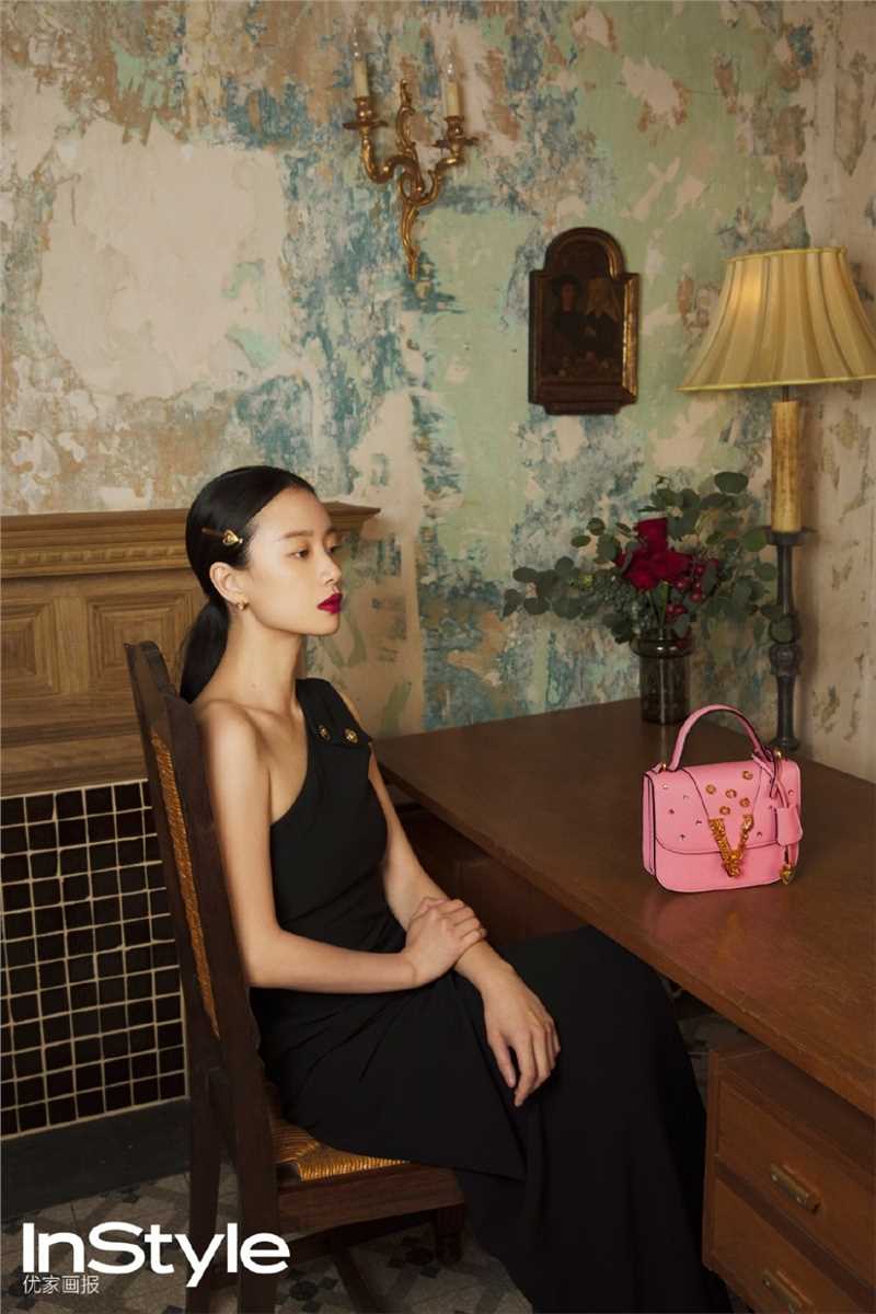 特别专辑美女演员李梦复古红唇成熟性感杂志封面图片图片