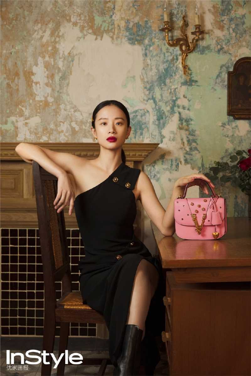 特别专辑美女演员李梦复古红唇成熟性感杂志封面图片图片