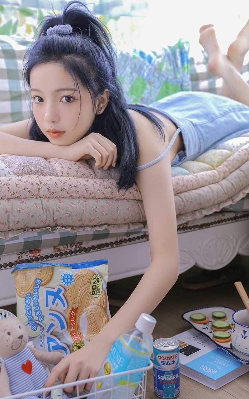 最新运动少女牛仔露肩连衣裙甜美性感风清新合集图集