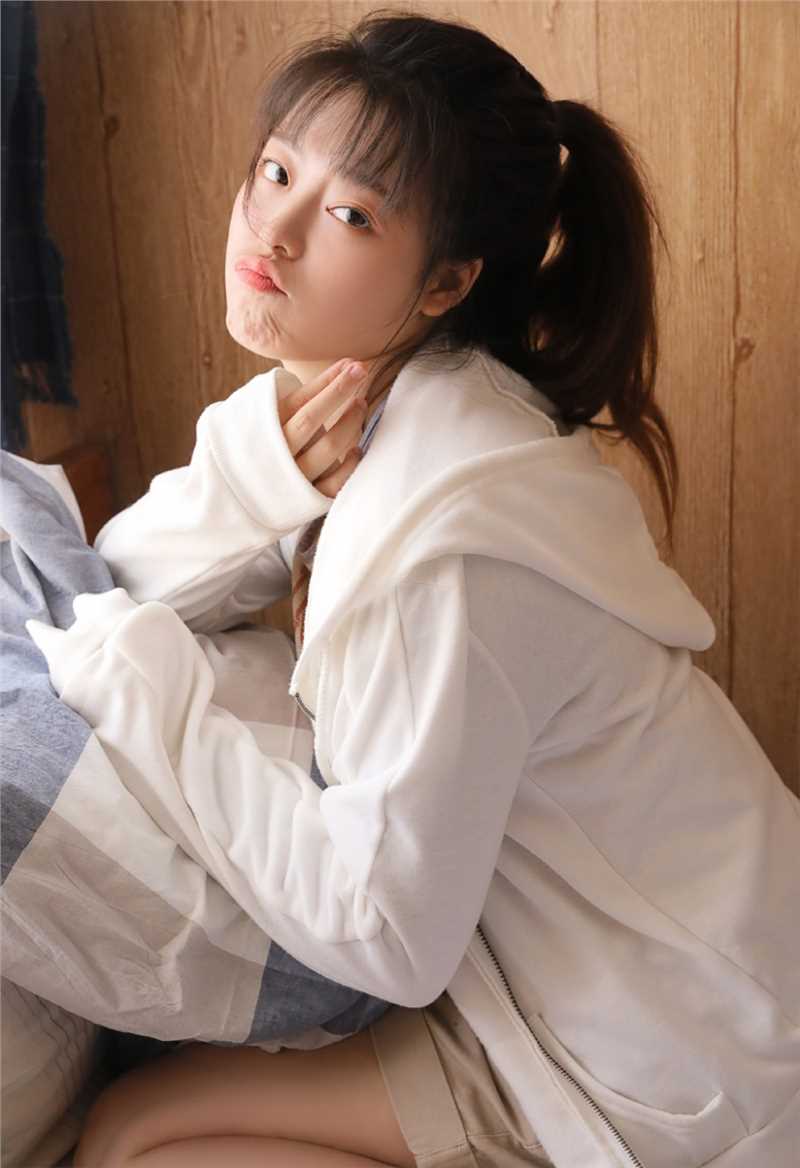 特别专辑长发美女白色蕾丝吊带长裙私房诱惑图片图片