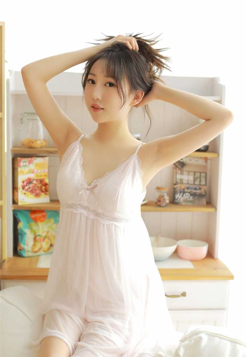 特别专辑长发美女白色蕾丝吊带长裙私房诱惑图片图片