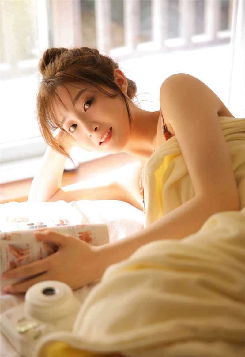 特别专辑长发美女白色蕾丝吊带长裙私房诱惑图片图片