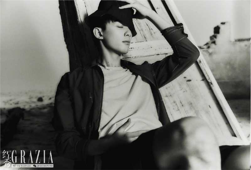 高清吴磊休闲工装风红秀杂志时尚封面大片图集