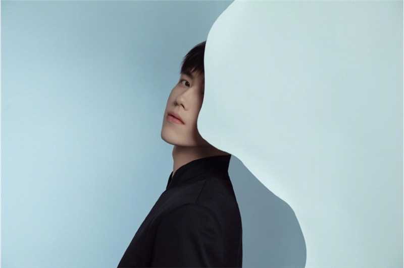 精选陈飞宇艺术剪纸黑色西装简约风格氛围感图册