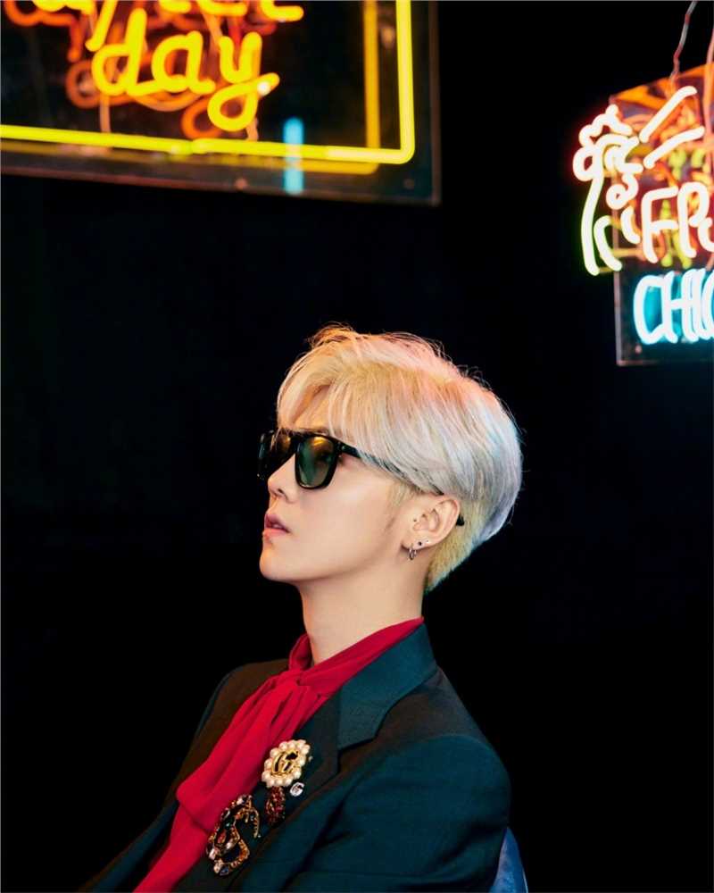 精选鹿晗红绿经典搭配贵族范复古时尚大片图册