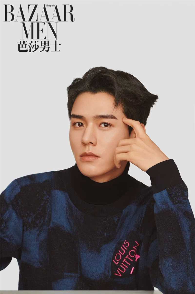 特别专辑龚俊黑色西装古铜色皮肤芭莎男士魅力封面图片