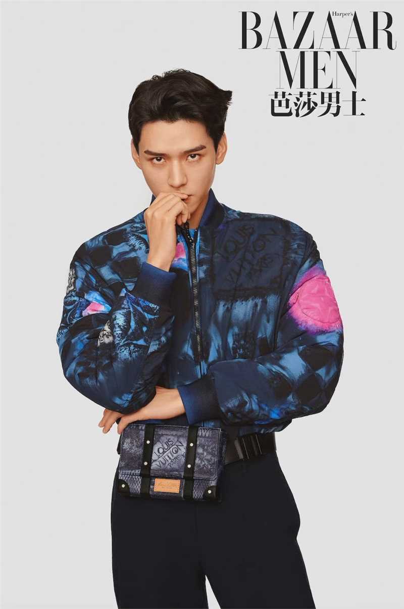 特别专辑龚俊黑色西装古铜色皮肤芭莎男士魅力封面图片