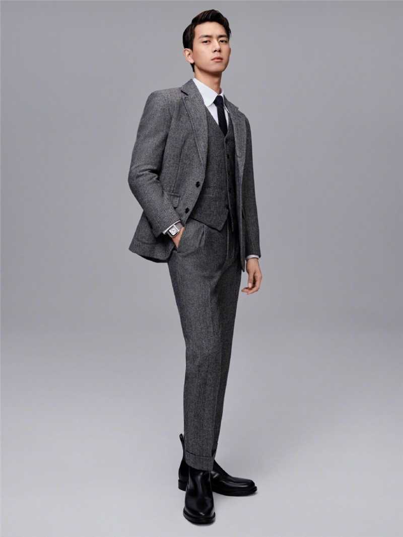 精选李现黑色西装魅力男士时尚杂志封面图册