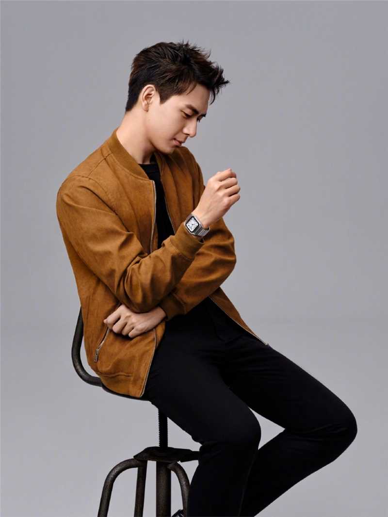 精选李现黑色西装魅力男士时尚杂志封面图册