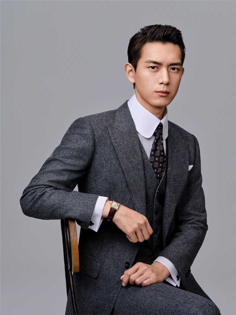 精选李现黑色西装魅力男士时尚杂志封面图册