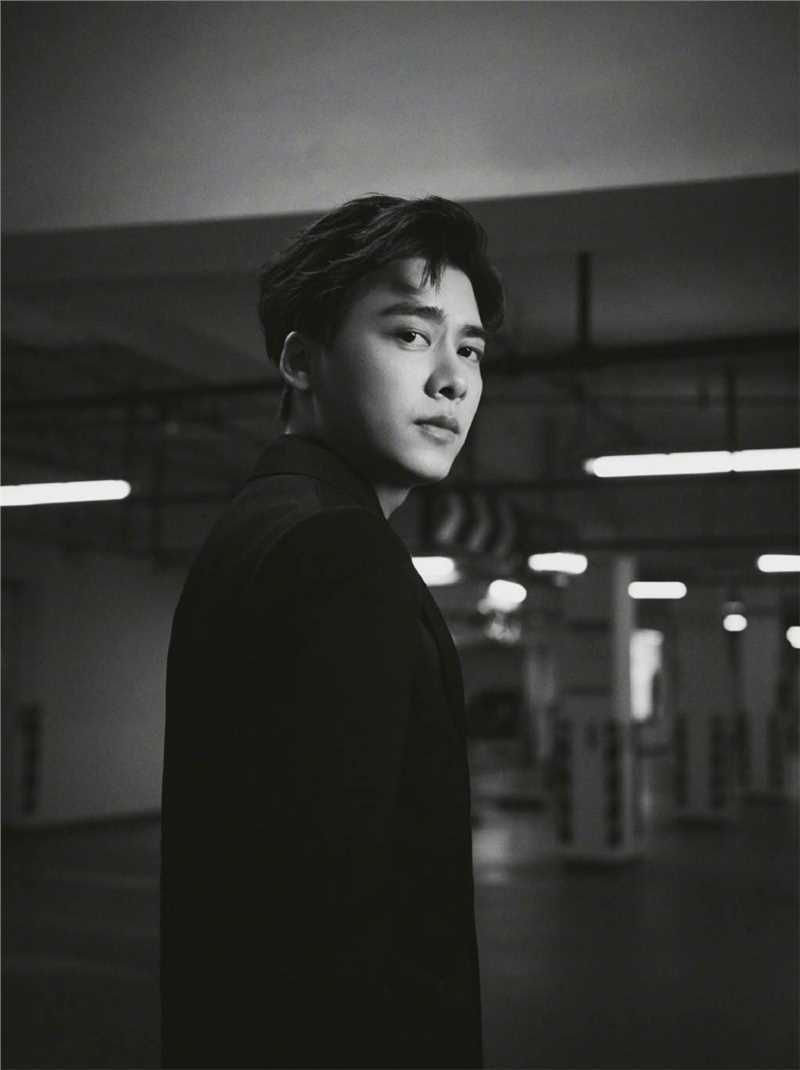 高清古装男神李易峰西装忧郁风格氛围感时尚大片图集