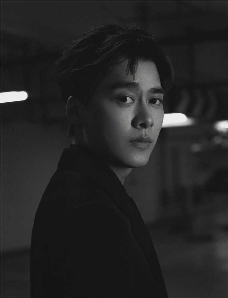 高清古装男神李易峰西装忧郁风格氛围感时尚大片图集