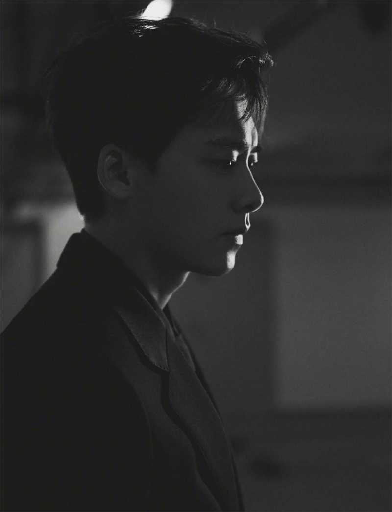 高清古装男神李易峰西装忧郁风格氛围感时尚大片图集