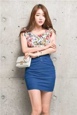 高清丰满美女超短裙性感图片图集