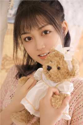 精选人气嫩模针织镂空露脐装性感图册