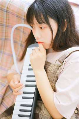 精选大眼美女清纯可爱风图片图册