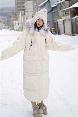 最全冬日少女雪地相册