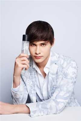 最新利路修MAC美妆代言时尚宣传片图集